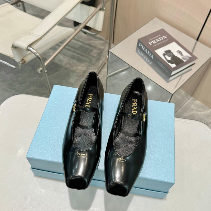 Pra*a flat shoes